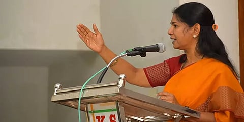அனைத்து மாநில முதல்வர்களுக்கும் கொடி ஏற்ற உரிமை பெற்றுத் தந்த மனிதருக்கு நன்றி - கனிமொழி