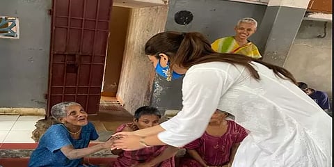 பிறந்தநாளை ஆதரவற்றவர்களுடன் கொண்டாடிய நடிகை நிதி அகர்வால்
