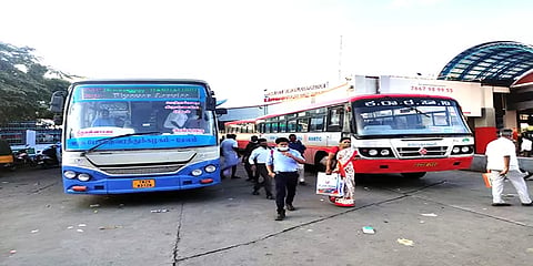 நள்ளிரவு முதல் தமிழகம் - கர்நாடகா இடையே  மீண்டும் தொடங்கிய பேருந்து சேவை