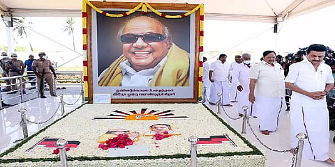 மறைந்த முதலமைச்சர் கருணாநிதிக்கு மெரினாவில் நினைவிடம் - ஸ்டாலின் அறிவிப்பு