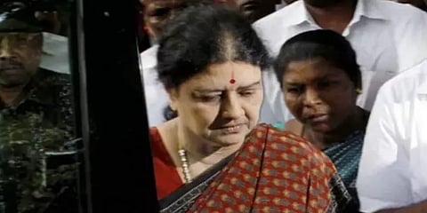 சிறையில் சொகுசு வசதி பெற்ற வழக்கு: சசிகலாவுக்கு எதிராக குற்றப்பத்திரிகை தாக்கல்
