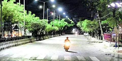 தொடர்ந்து அதிகரிக்கும் கொரோனா: கேரளாவில் திங்கள் முதல் இரவுநேர ஊரடங்கு