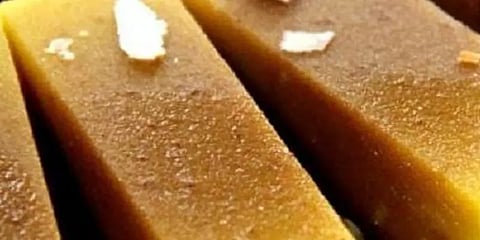 சென்னை: சாதனை புத்தகங்களில் இடம்பிடித்த 100 அடி நீள மைசூர் பாகு