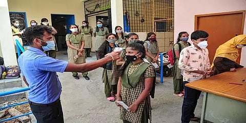 செப்டம்பர் 1 முதல் எந்தெந்த மாநிலங்களில் பள்ளிகள் மீண்டும் திறக்கப்படுகிறது? - முழுவிபரம்