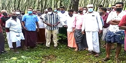 கேரளா: இருவேறு இடங்களில் யானை தாக்கியதால் இருவர் உயிரிழப்பு: அச்சத்தில் மக்கள்