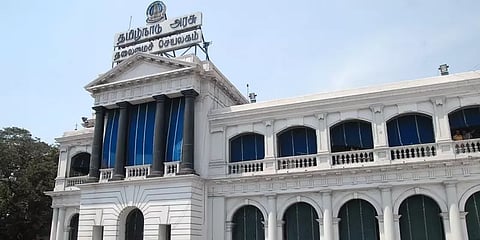 கடைகளில் பணியாளர்களுக்கு இருக்கை வசதி கட்டாயம்: சட்டத் திருத்தம் செய்ய தமிழக அரசு முடிவு