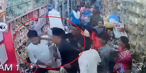 புதுச்சேரி: மாமூல் கேட்டு பாத்திரக்கடை உரிமையாளரைத் தாக்கிய இளைஞர்கள்