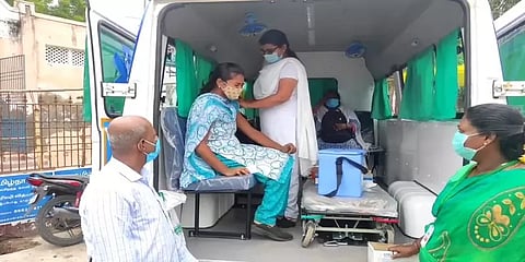 கொரோனா தடுப்பூசி போட்டுக் கொண்டால் குலுக்கல் முறையில் தங்க நாணயம்: காஞ்சிபுரம் நகராட்சி