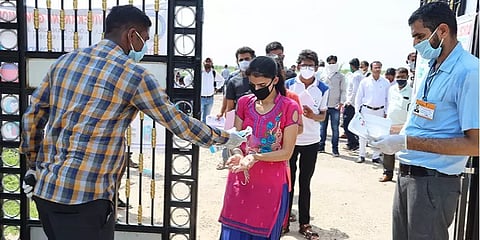 தற்கொலை என்ற தவறான முடிவுகளை தடுக்க பெற்றோர் செய்ய வேண்டியது என்ன? - நிபுணர் ஆலோசனை