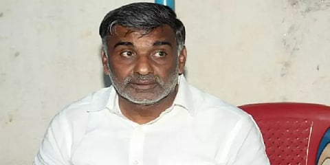 கே.சி.வீரமணி வீட்டில் கொட்டிவைக்கப்பட்ட மணல் - ஆட்சியரிடம் கனிமவளத்துறை அறிக்கை