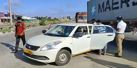 கர்நாடகாவிலிருந்து  ஓசூருக்கு கடத்தி வரப்பட்ட 540 மதுபாட்டில்கள்: இருவர் கைது