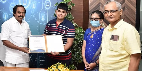 பயனர்களின் தகவல்கள் கசியும் ஆபத்தில் இருந்த ஐஆர்சிடிசி: அலெர்ட் செய்த சென்னை மாணவர்