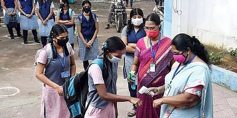 கொரோனா கால மாணவர் நலன் 3 - குழந்தைகளை பள்ளிக்கு அனுப்பும் பெற்றோர் கவனத்துக்கு..!