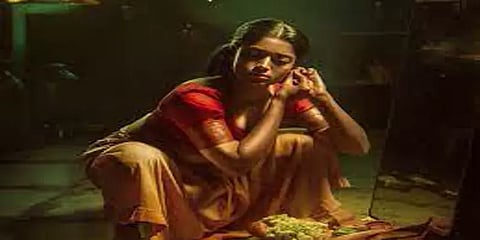 ஸ்ரீவள்ளியாக கவனம் ஈர்க்கும் ராஷ்மிகா மந்தனா: ’புஷ்பா’ ஃபர்ஸ்ட் லுக் வெளியீடு