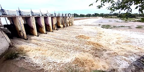 ஆந்திராவில் பெய்யும் கனமழை: பொன்னை ஆற்றில் வெள்ளம்; கரையோர மக்களுக்கு எச்சரிக்கை