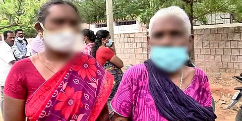 “என் மகன் சொத்துக்களை அபகரித்துவிட்டான்” - தூத்துக்குடி ஆட்சியரிடம் 77 வயது மூதாட்டி மனு