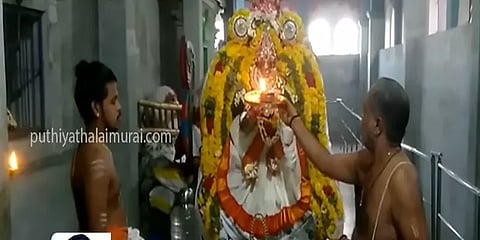 “கல்வி, தொழிலுக்கு வந்தனை செய்வோம்” .. ஆயுத பூஜை, சரஸ்வதி பூஜை உற்சாக கொண்டாட்டம்
