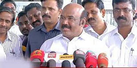 கல்வெட்டில் பெயர் போட்டால் பொதுச்செயலாளர் ஆகிவிட முடியுமா? -  ஜெயக்குமார் கேள்வி