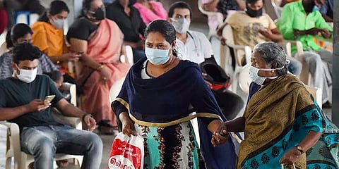1,200-க்கும் கீழ் குறைந்தது தமிழகத்தின் தினசரி கொரோனா பாதிப்பு