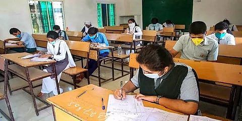 சிபிஎஸ்இ 10, 12ஆம் வகுப்பு பருவத் தேர்வுகள் அறிவிப்பு