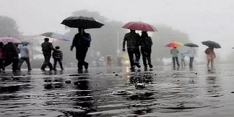 சென்னை: இரண்டு நாட்களுக்கு அதி கனமழைக்கான சிவப்பு வண்ண எச்சரிக்கை