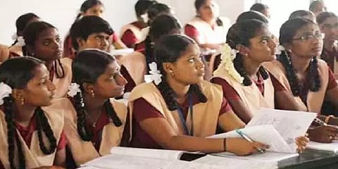 சென்னை உள்ளிட்ட 3 மாவட்டங்களில் நாளை பள்ளி, கல்லூரிகளுக்கு விடுமுறை