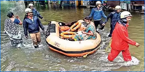 "சென்னை மழையால் பாதிக்கப்பட்ட 5,987 பேரை மீட்டுள்ளோம்" - காவல் ஆணையர் சங்கர் ஜிவால்