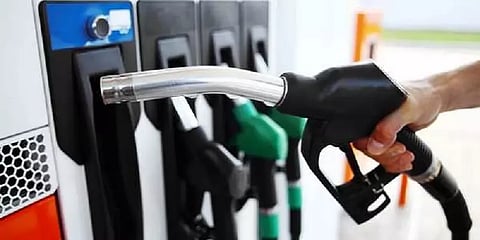 25 மாநிலங்கள், யூனியன் பிரதேசங்களில் பெட்ரோல் மற்றும் டீசல் மீதான வாட் வரி குறைப்பு