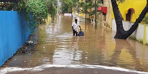 கன்னியாகுமரி: வெள்ளநீர் சூழ்ந்ததால் கடுமையாக பாதிக்கப்பட்ட மக்களின் இயல்பு வாழ்க்கை