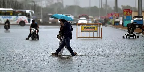 சென்னை,  திருவள்ளூரில் மழைக்கான ‘ரெட் அலர்ட்’ வாபஸ் - வானிலை ஆய்வு மையம்