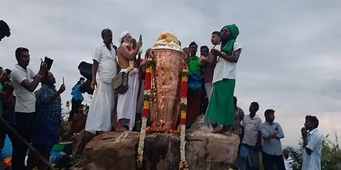 பெரம்பலூர்:  பிரம்மரிஷி மலை உச்சியில் ஏற்றப்பட்ட கார்த்திகை மகாதீபம்