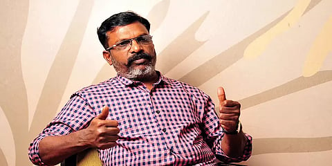 இருக்கை மேல் திருமாவளவன் நடந்து சென்றது ஏன்? - விசிக வன்னி அரசு விளக்கம்