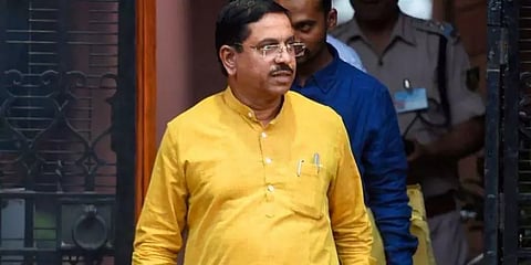 'மன்னிப்பு கேட்டால் சஸ்பெண்டை ரத்து செய்யத் தயார்’ - மத்திய அமைச்சர் பிரஹலாத் ஜோஷி