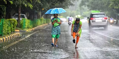நீலகிரி: குன்னூரை சுற்றியுள்ள பகுதிகளில் கனமழை - மக்களின் இயல்பு வாழ்க்கை பாதிப்பு