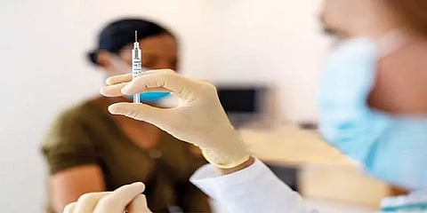 மதுரை மாவட்டத்தில் தடுப்பூசி போடாதவர்கள் இன்று முதல் பொது இடங்களுக்குச் செல்ல தடை