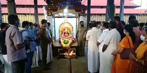 சபரிமலை: 22ஆம் தேதி தங்க அங்கி ஊர்வலம்  - 26ஆம் தேதி மண்டல பூஜை