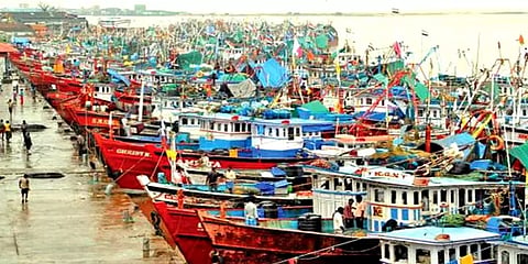 மேலும் 12 மீனவர்களை கைது செய்த இலங்கை கடற்படை: மீனவர்கள் நாளை கண்டன ஆர்ப்பாட்டம்