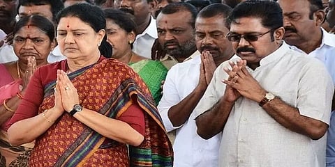 எம்ஜிஆர் நினைவிடத்தில் அஞ்சலி செலுத்த சசிகலா மற்றும் அமமுகவுக்கு அனுமதி மறுப்பு