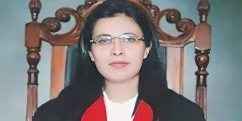 பாகிஸ்தானில் முதல்முறையாக உச்ச நீதிமன்றத்திற்கு பெண் நீதிபதி நியமனம்
