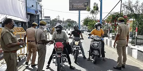 தமிழகத்தில் 'ஞாயிறு முழு முடக்கம்': காவல்துறை கண்காணிப்பு தீவிரம்