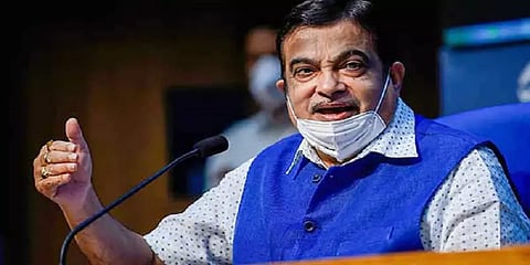 ஒத்துழைப்பு இல்லை? - கட்கரியின் குற்றச்சாட்டுக்கு நெடுஞ்சாலைத்துறை அதிகாரிகள் மறுப்பு