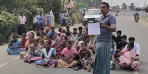 ``அடிப்படை வசதி செய்துதராவிட்டால் தேர்தலை புறக்கணிப்போம்” சாலை மறியலில் ஈடுபட்ட பொதுமக்கள்