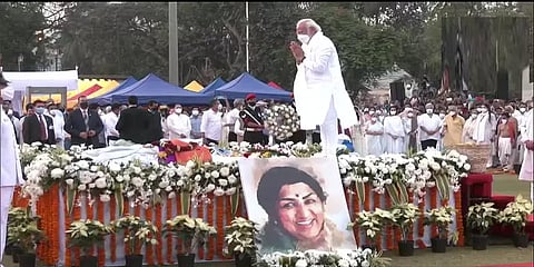 இன்னிசையில் கலந்த இசைக்குயில் - அரசு மரியாதையுடன் லதா மங்கேஷ்கர் உடல் தகனம்
