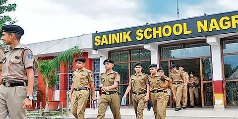 100 புதிய சைனிக் பள்ளிகளில் மாணவர் சேர்க்கைக்கு இ-கவுன்சிலிங் முறை
