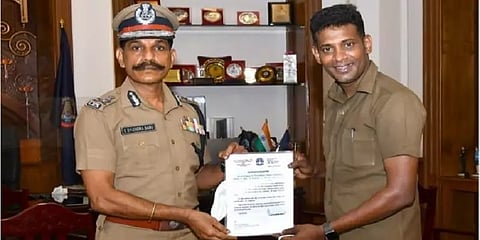 சாக்லேட்.. வைஃபை.. வார இதழ்கள் - ஆட்டோ ஓட்டுநரை நேரில் பாராட்டிய சைலேந்திர பாபு
