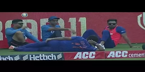 மைதானத்தில் ஹாயாக படுத்திருந்த ரிஷப் பண்ட் - வைரலாகும் போட்டோ