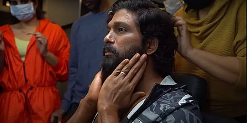 ‘புஷ்ப ராஜ்’ ஆக மாறும் அல்லு அர்ஜூன் - வைரலாகும் மேக்கிங் வீடியோ