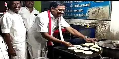 மதுரை:  வித்தியாசமாக வாக்கு சேகரிக்கும் அதிமுக வேட்பாளர்கள்