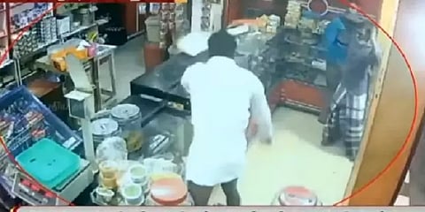 வாங்கிய கேக்கிற்கு பணம் கேட்டதால் கோபம் - கடையை அடித்து நொறுக்கிய போதை ஆசாமிகள்
