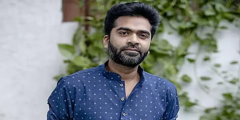 சர்ச்சையை கிளப்பிய பீப் பாடல் : சிம்புவுக்கு எதிரான வழக்கை ரத்து செய்த நீதிமன்றம்